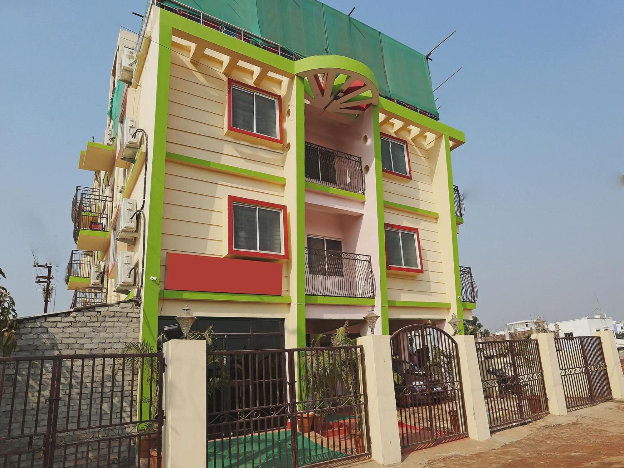 Hotel Grand Paradise Bhubaneswar Esterno foto