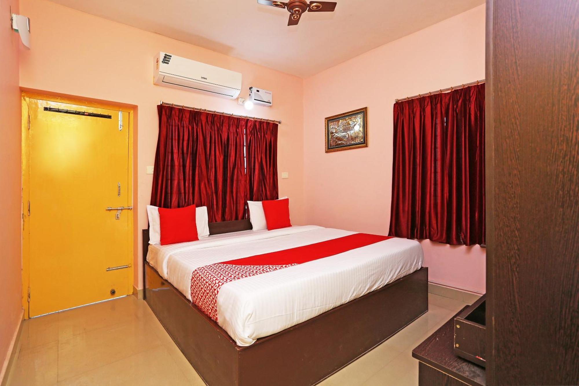 Hotel Grand Paradise Bhubaneswar Esterno foto
