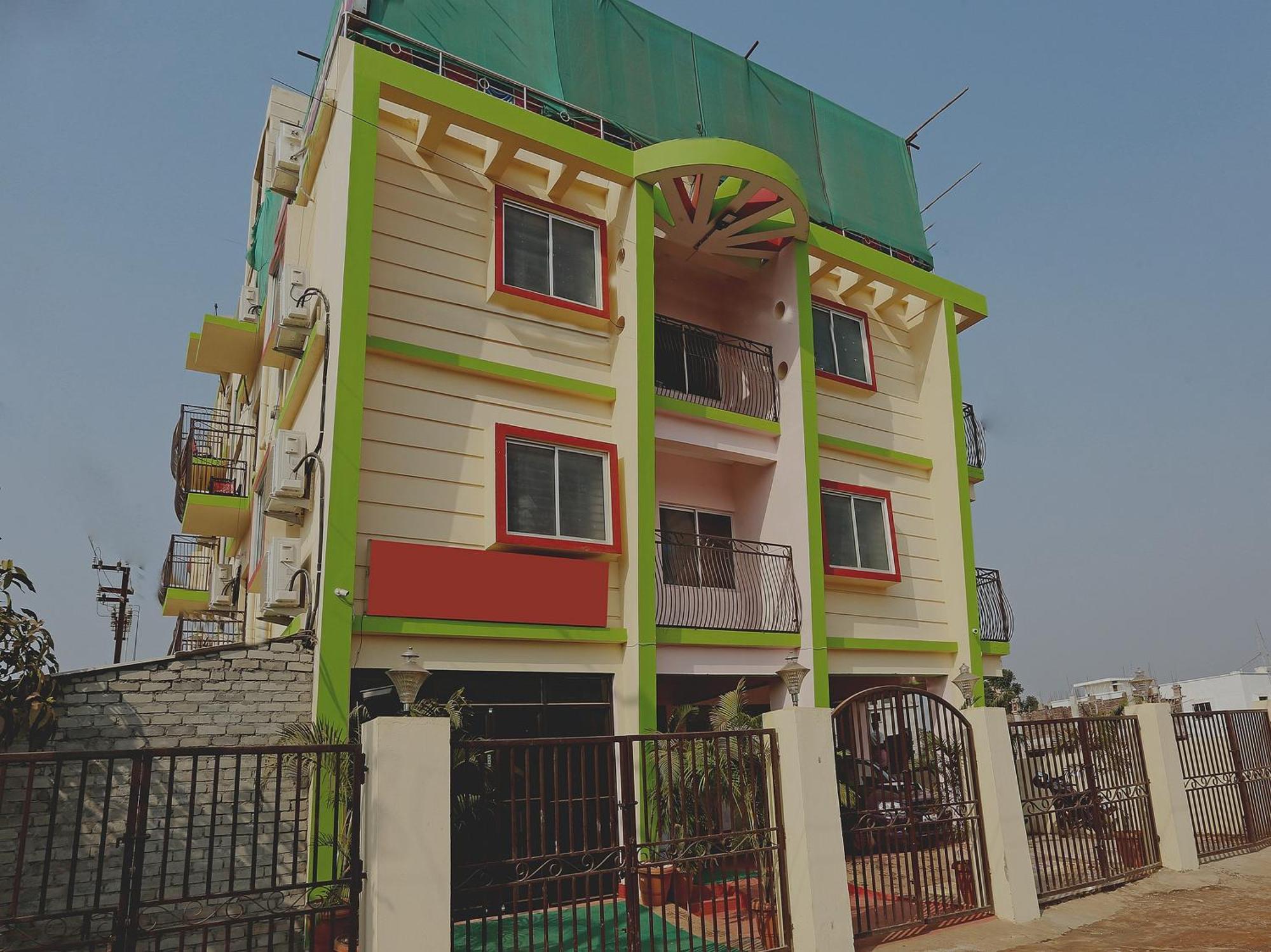 Hotel Grand Paradise Bhubaneswar Esterno foto
