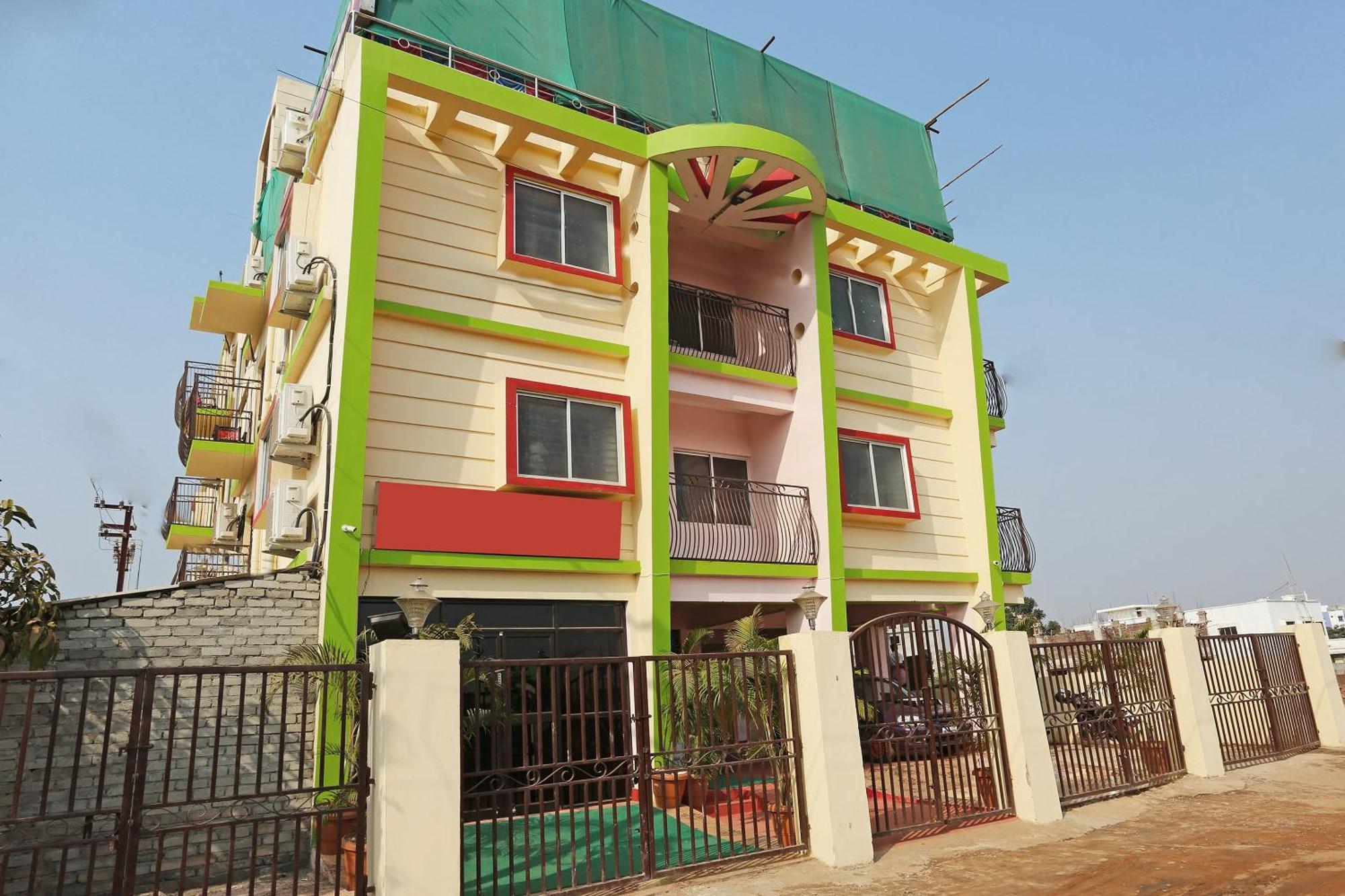 Hotel Grand Paradise Bhubaneswar Esterno foto