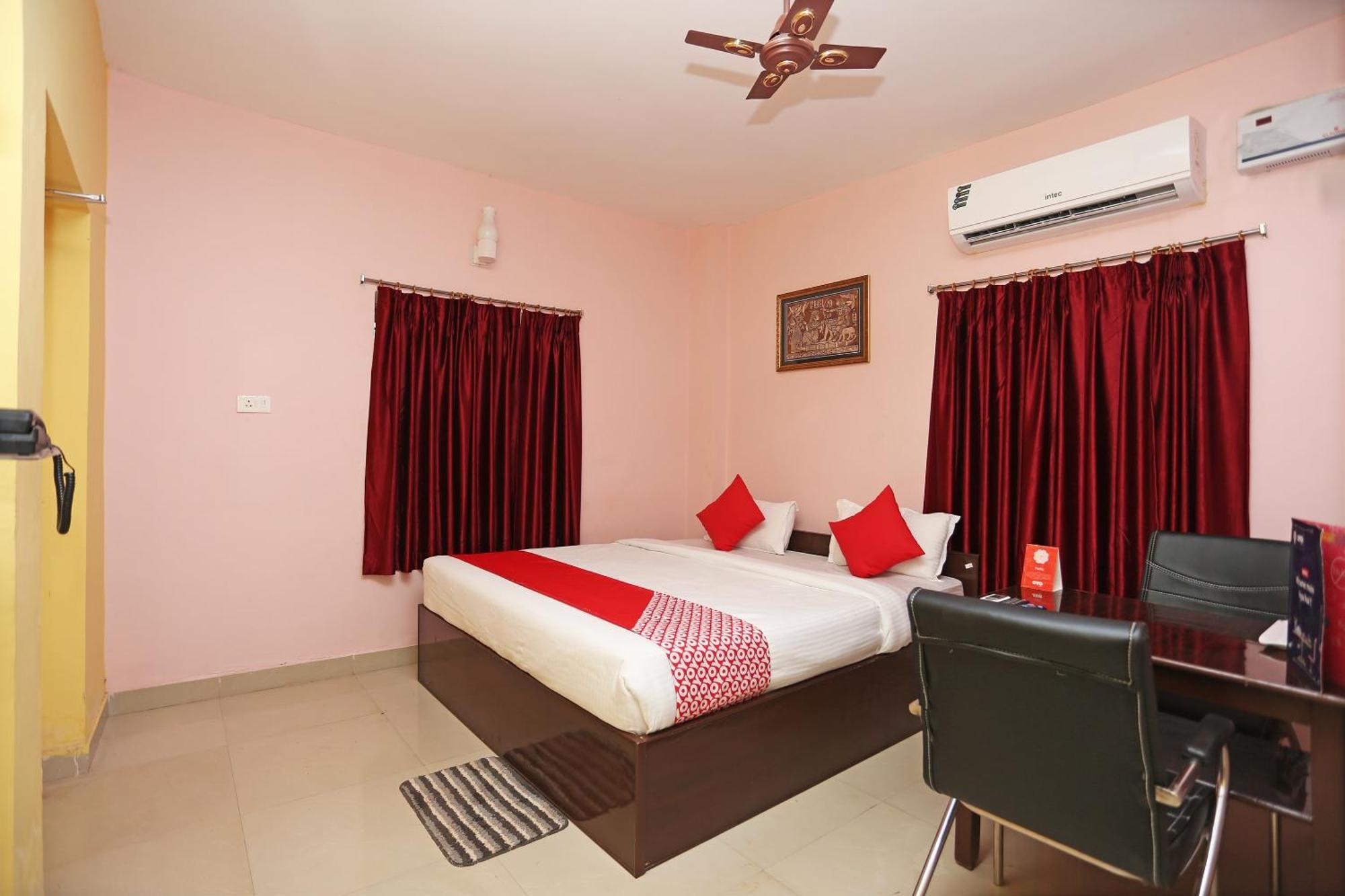 Hotel Grand Paradise Bhubaneswar Esterno foto